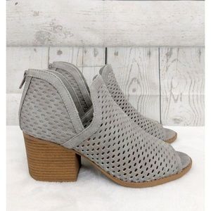 Qpid chunky peeptoe perforated booties